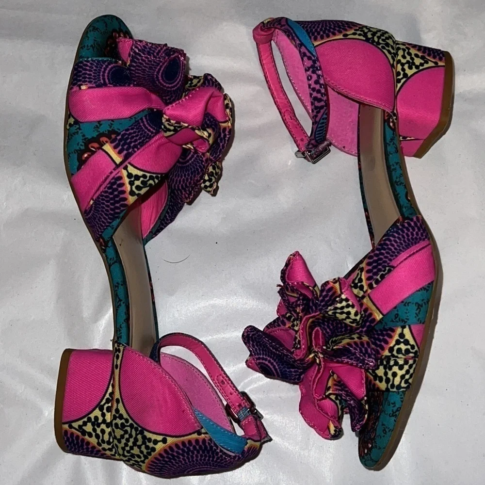 Gianni Bini GB colorful‎ fabric girl’s shoes ankle strap left Sz 5 right Sz 4